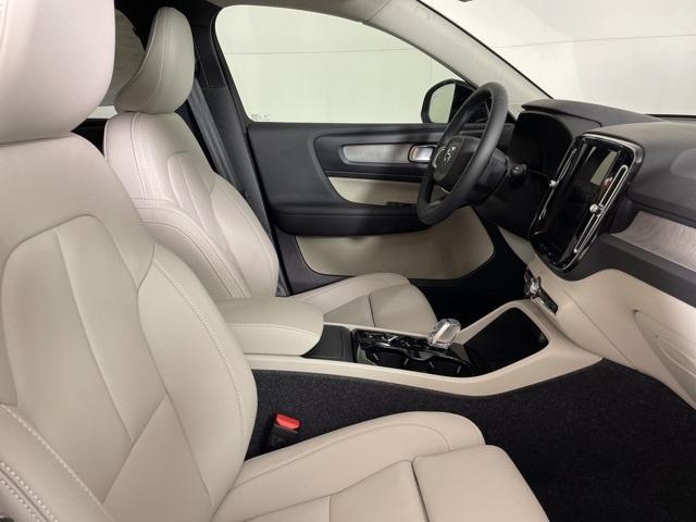 new 2025 Volvo XC40 car, priced at $44,335