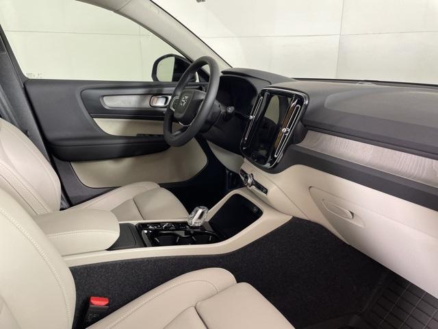 new 2025 Volvo XC40 car, priced at $44,335