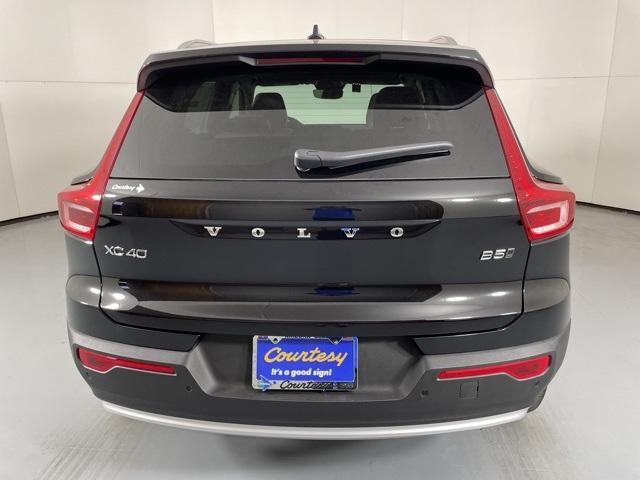 new 2025 Volvo XC40 car, priced at $44,335