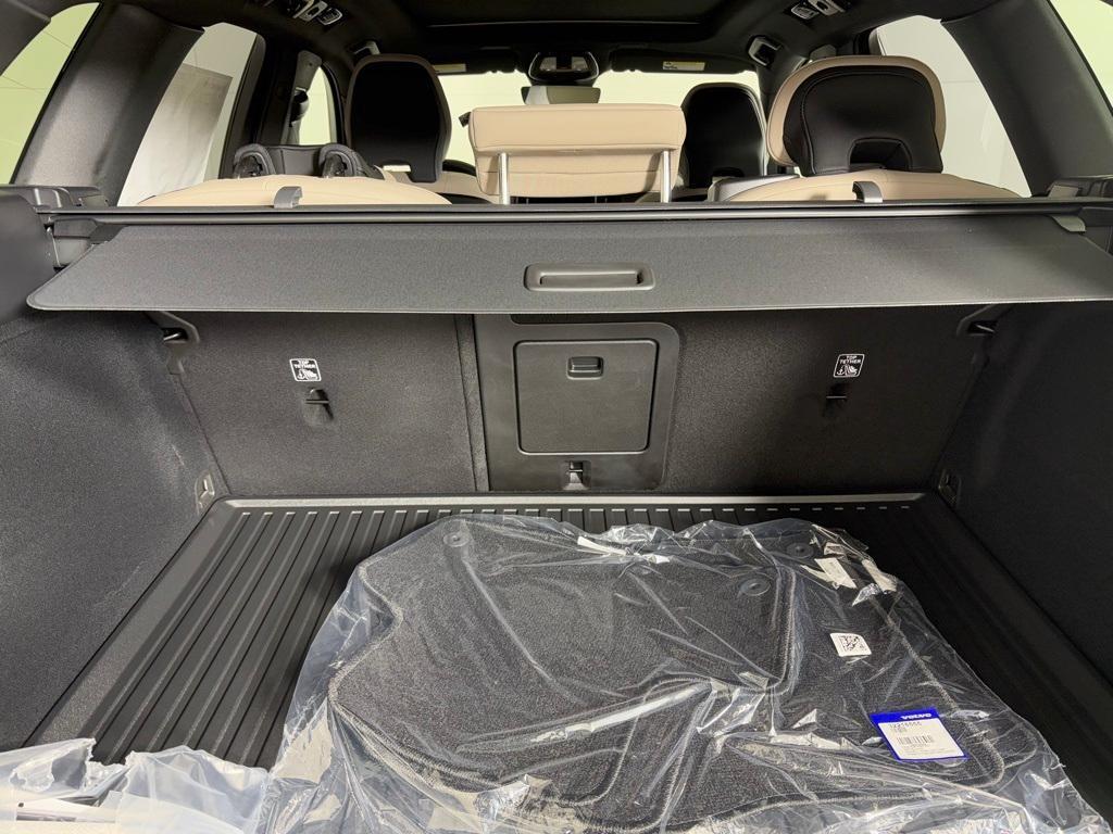 new 2026 Volvo XC60 car, priced at $55,815