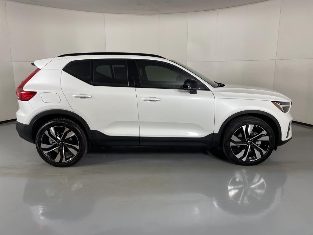 new 2026 Volvo XC40 car, priced at $50,170