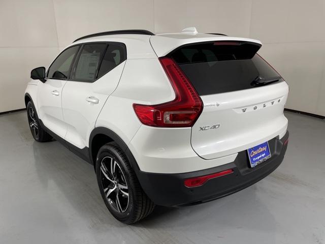 new 2026 Volvo XC40 car
