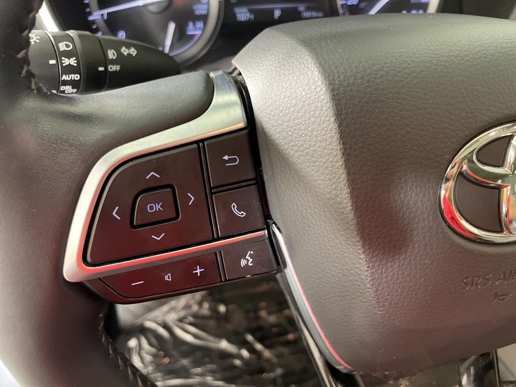 used 2021 Toyota Highlander car, priced at $29,500