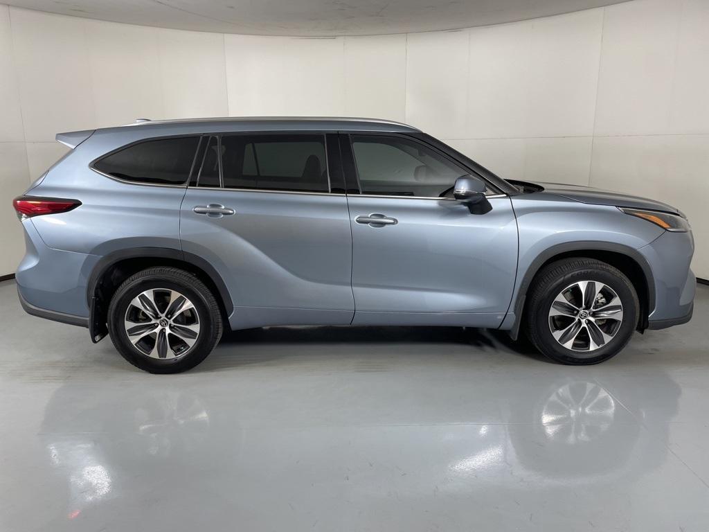 used 2021 Toyota Highlander car, priced at $29,500