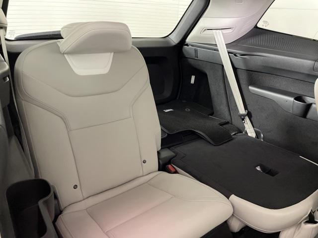 new 2025 Volvo EX90 car, priced at $81,535