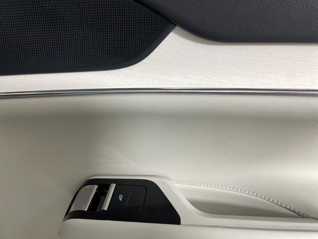 new 2025 Volvo EX90 car, priced at $81,535