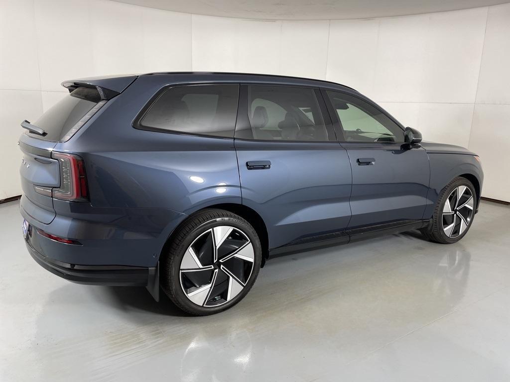 new 2025 Volvo EX90 car, priced at $86,525