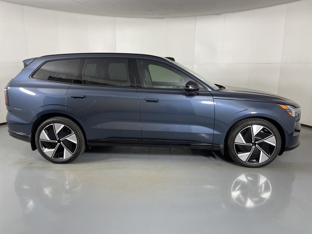 new 2025 Volvo EX90 car, priced at $86,525