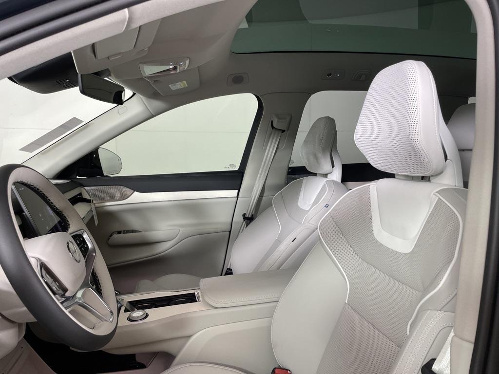 new 2025 Volvo EX90 car, priced at $86,525