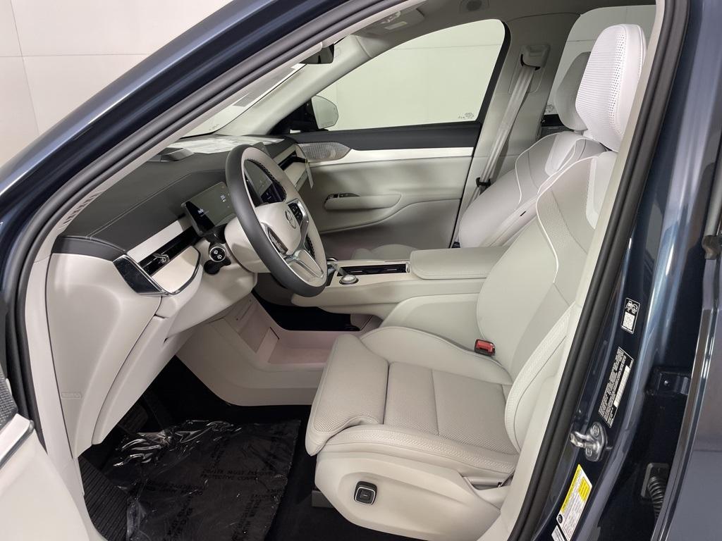 new 2025 Volvo EX90 car, priced at $86,525