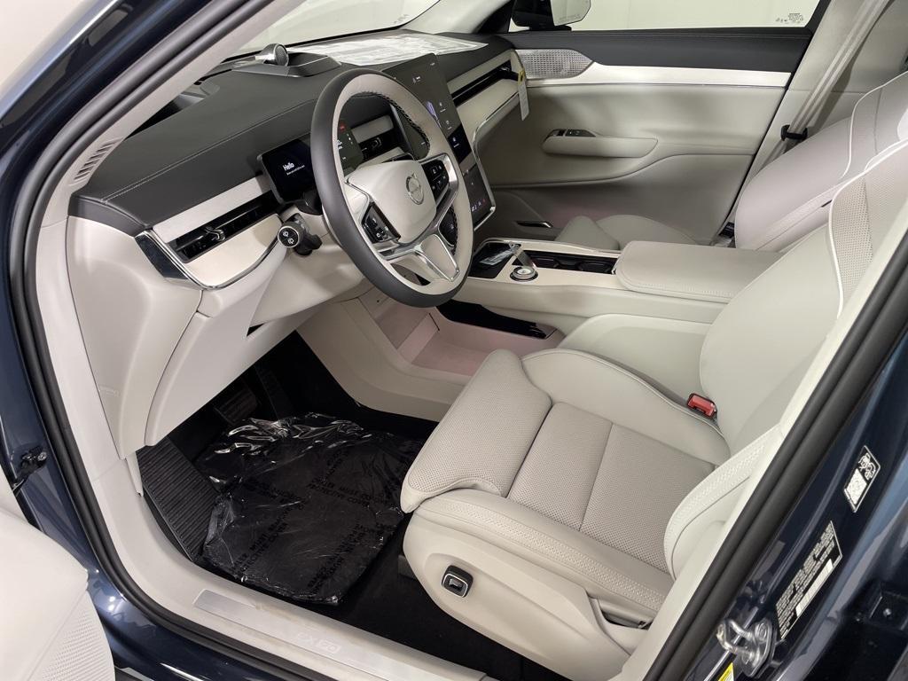 new 2025 Volvo EX90 car, priced at $86,525