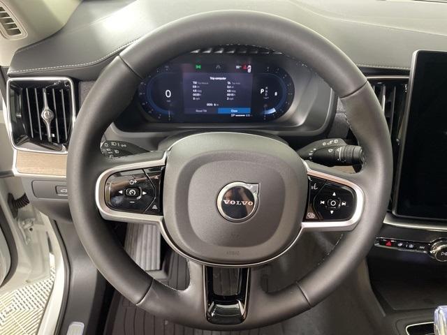 new 2025 Volvo XC90 car, priced at $61,040