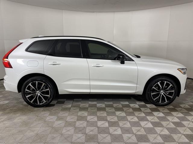 new 2025 Volvo XC60 car, priced at $54,275