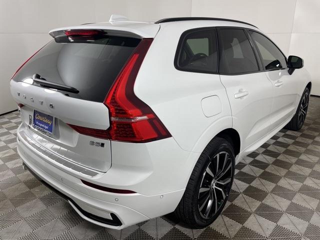 new 2025 Volvo XC60 car, priced at $54,275