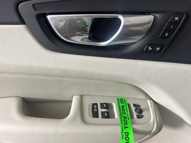 new 2025 Volvo XC60 car, priced at $51,360