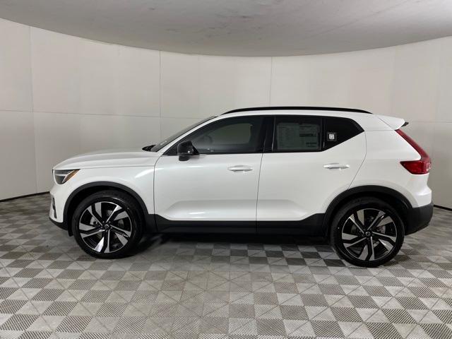new 2024 Volvo XC40 car, priced at $47,855
