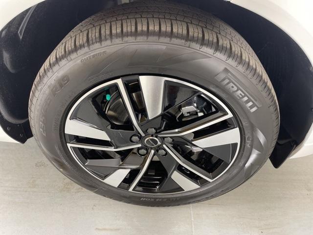 new 2026 Volvo XC60 car, priced at $52,595