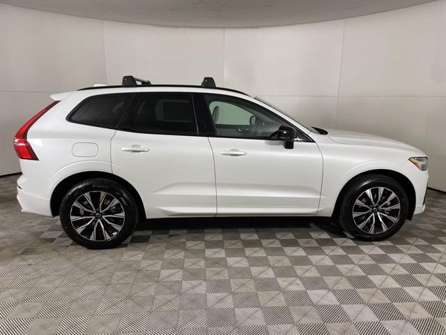 new 2025 Volvo XC60 car, priced at $50,035