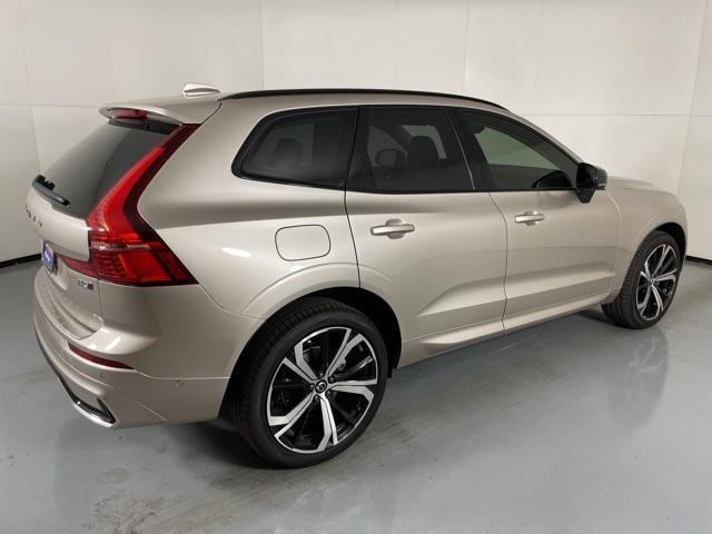 new 2025 Volvo XC60 car, priced at $58,660