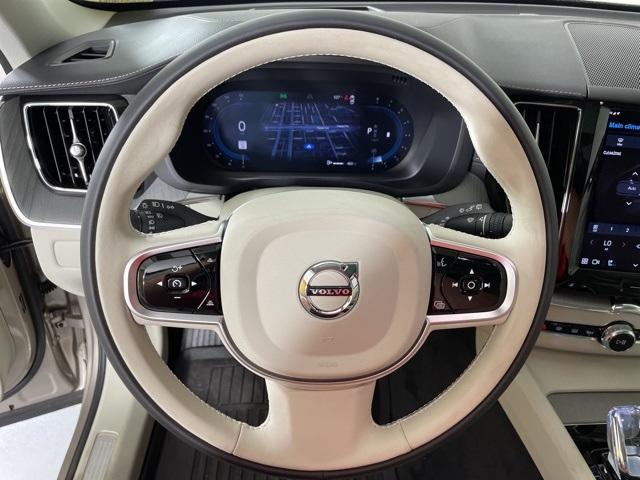 new 2025 Volvo XC60 car, priced at $58,660