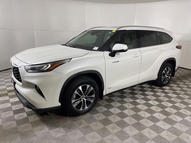 used 2020 Toyota Highlander Hybrid car, priced at $36,500