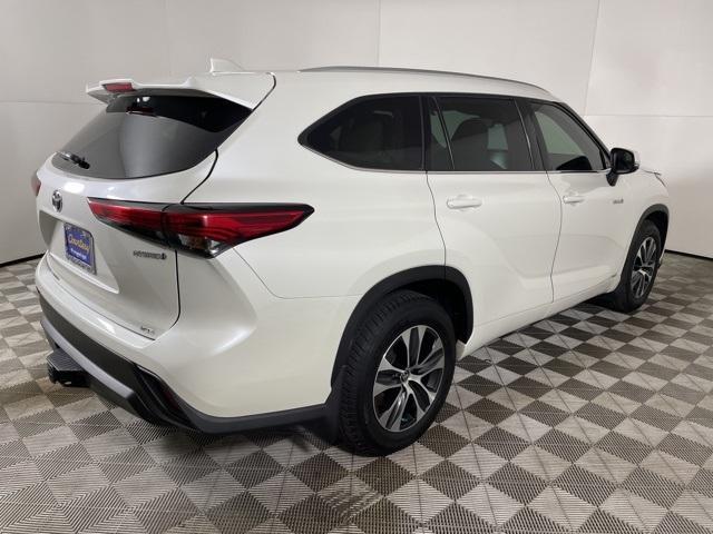 used 2020 Toyota Highlander Hybrid car, priced at $36,500