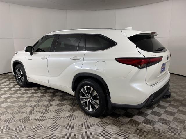 used 2020 Toyota Highlander Hybrid car, priced at $36,500