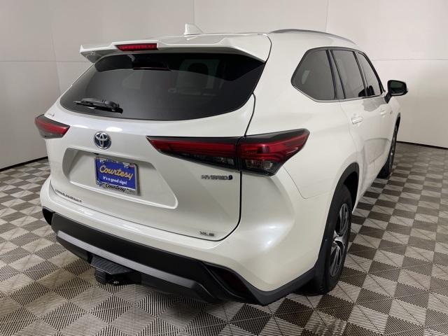 used 2020 Toyota Highlander Hybrid car, priced at $36,500