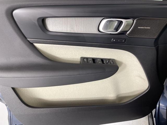 new 2026 Volvo XC40 car