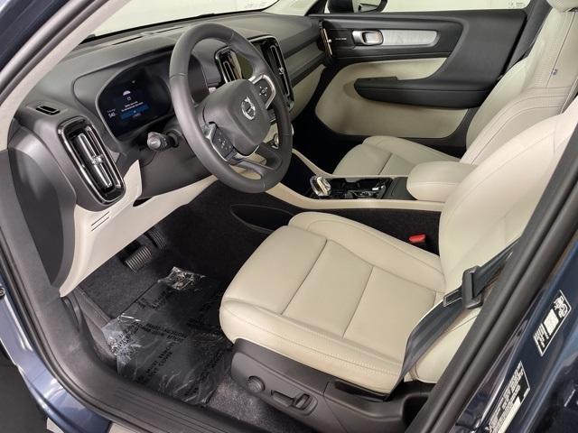 new 2026 Volvo XC40 car