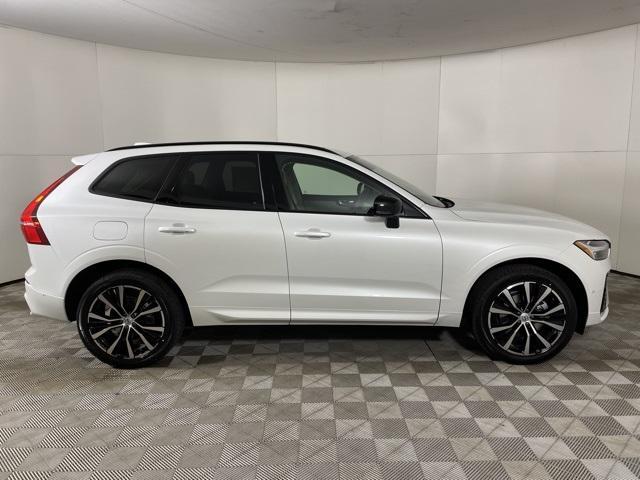 new 2025 Volvo XC60 car, priced at $53,475