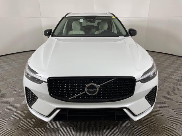 new 2025 Volvo XC60 car, priced at $53,475