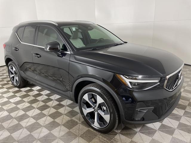 new 2025 Volvo XC40 car, priced at $46,815