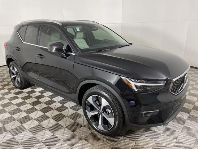 new 2025 Volvo XC40 car, priced at $46,815