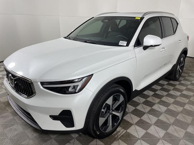 new 2025 Volvo XC40 car, priced at $44,515