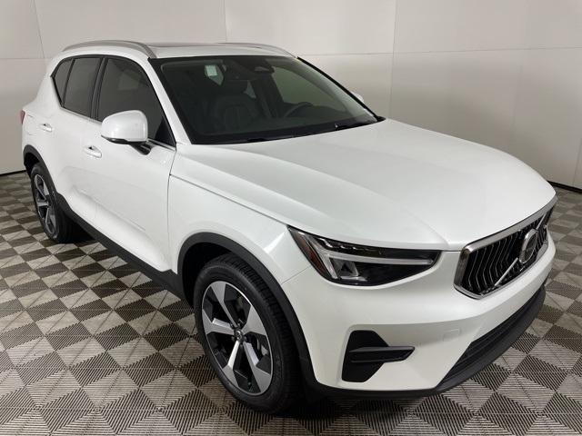 new 2025 Volvo XC40 car, priced at $44,515