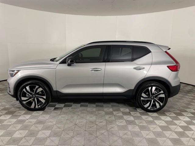 new 2024 Volvo XC40 car, priced at $49,600