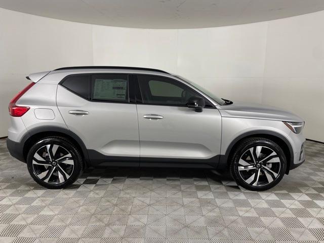 new 2024 Volvo XC40 car, priced at $49,600