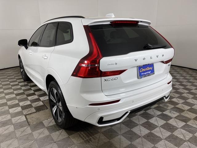 new 2025 Volvo XC60 Plug-In Hybrid car, priced at $63,895