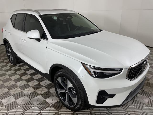 new 2025 Volvo XC40 car, priced at $46,815