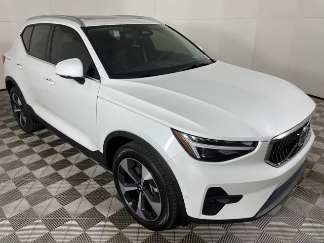 new 2025 Volvo XC40 car, priced at $46,815