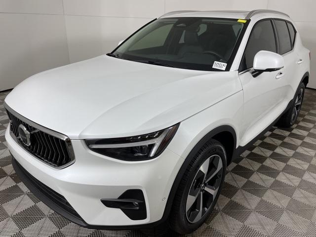 new 2025 Volvo XC40 car, priced at $46,815