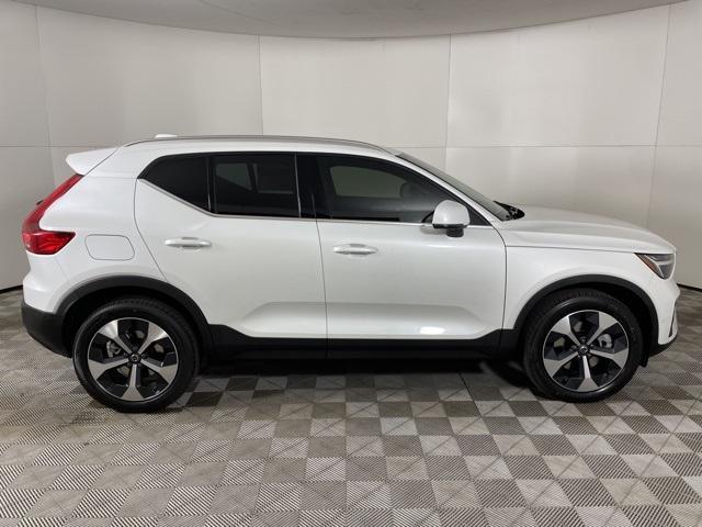 new 2025 Volvo XC40 car, priced at $46,815