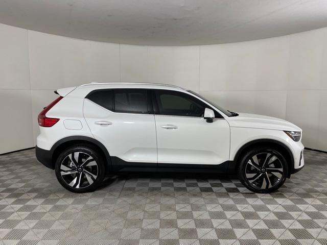 new 2024 Volvo XC40 car, priced at $48,205