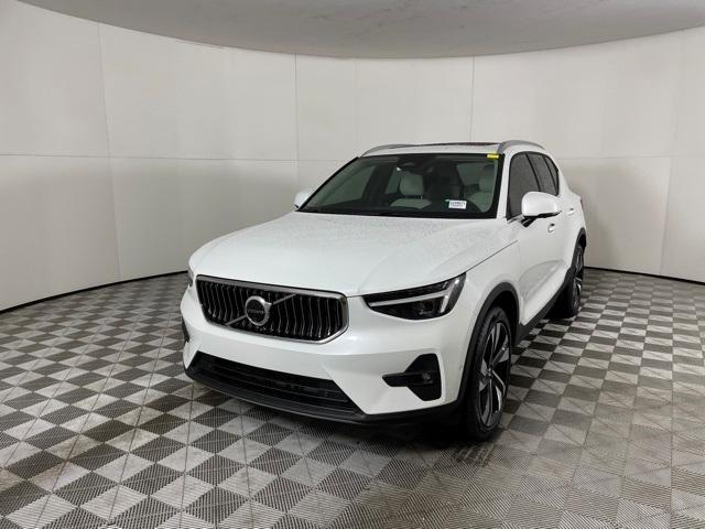 new 2024 Volvo XC40 car, priced at $48,205