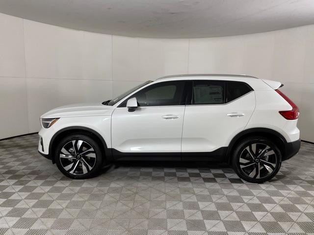 new 2024 Volvo XC40 car, priced at $48,205