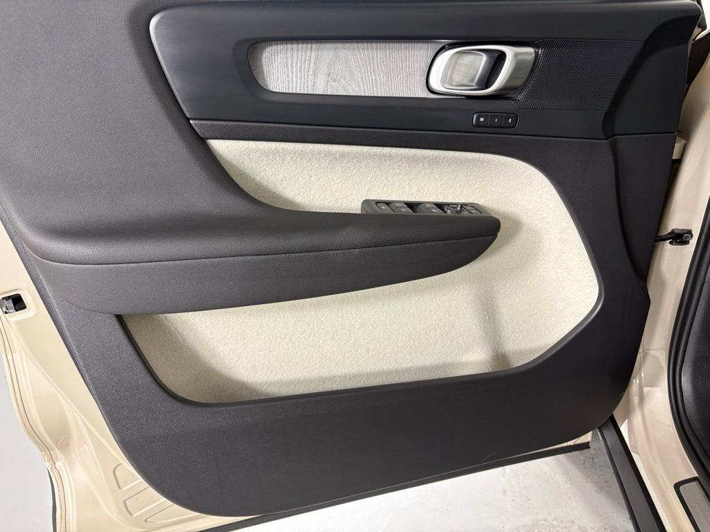 new 2026 Volvo XC40 car, priced at $45,970