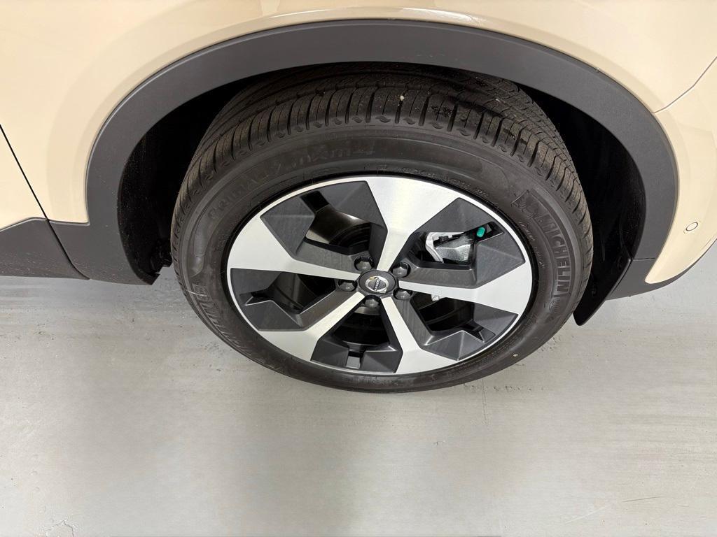 new 2026 Volvo XC40 car, priced at $45,970