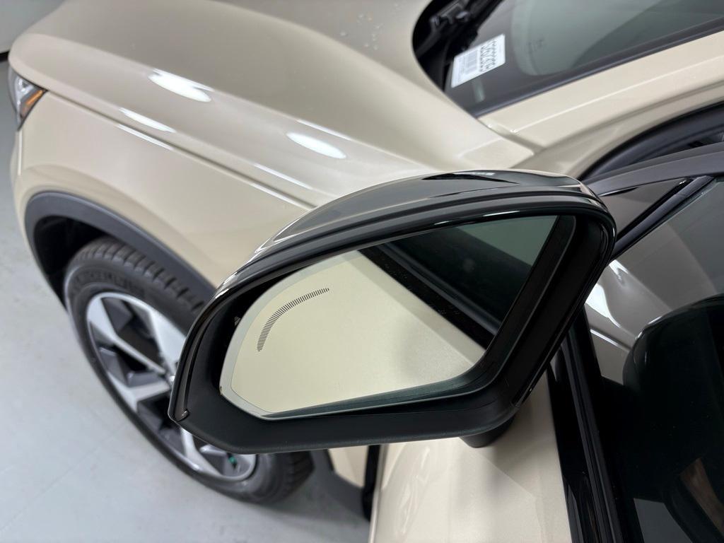 new 2026 Volvo XC40 car, priced at $45,970