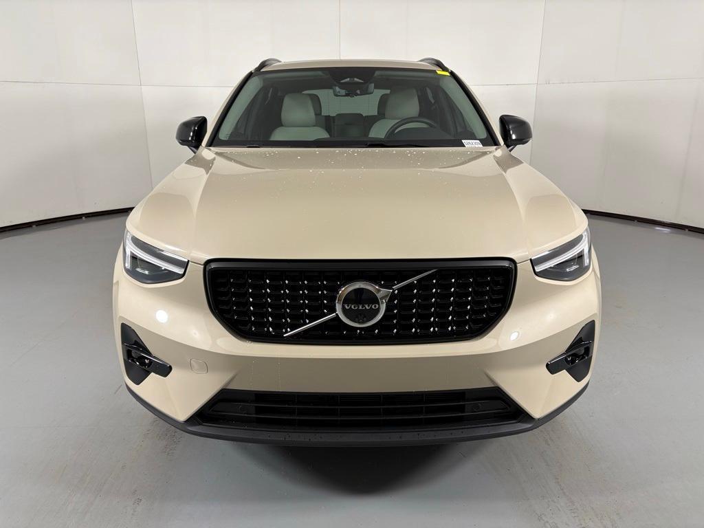 new 2026 Volvo XC40 car, priced at $45,970